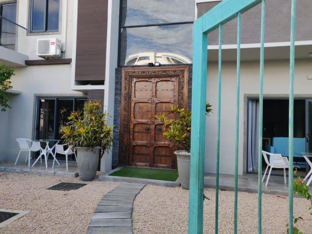 Shanti Haveli Beachfront Apartments Flic-en-Flacq Εξωτερικό φωτογραφία